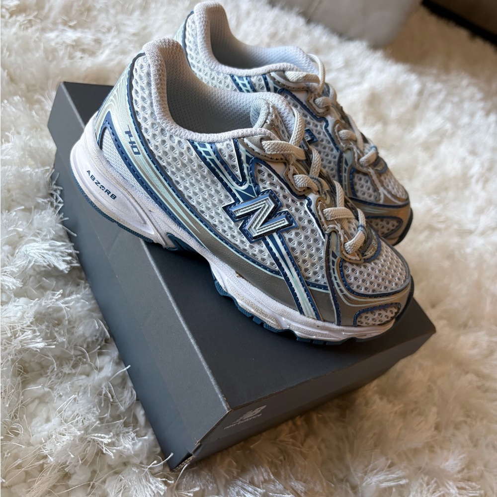 New Balance 740 bungee lace Kids White and Blue Sneakers